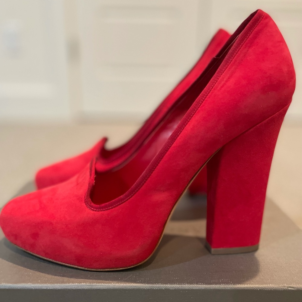Pumps - Picture 2 of 4